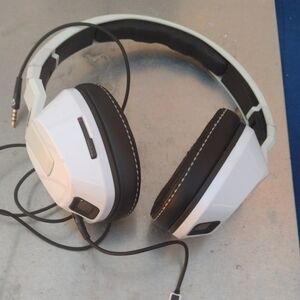 Skullcandy White Gaming Headset